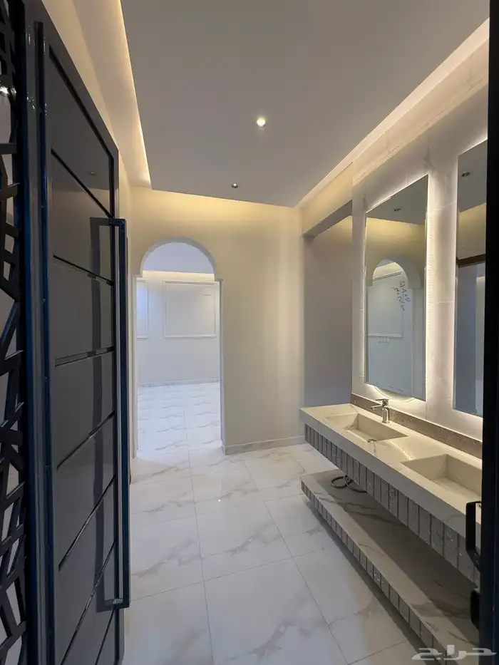 للبيع روفات علويه بدرج داخلي وخارجى شمال الخميس طريق 80 7