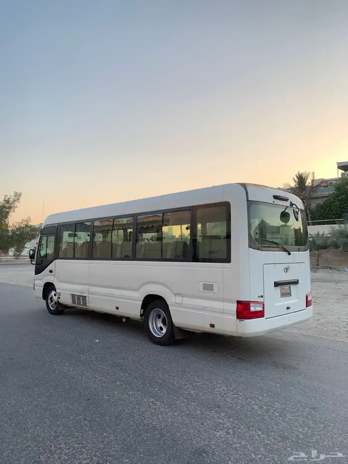 تويوتا باص ركاب كوستر  بنزين 7