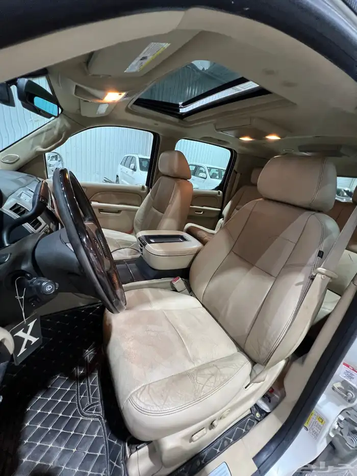 للبيع كاديلاك اسكاليد 2012 نظيف 15