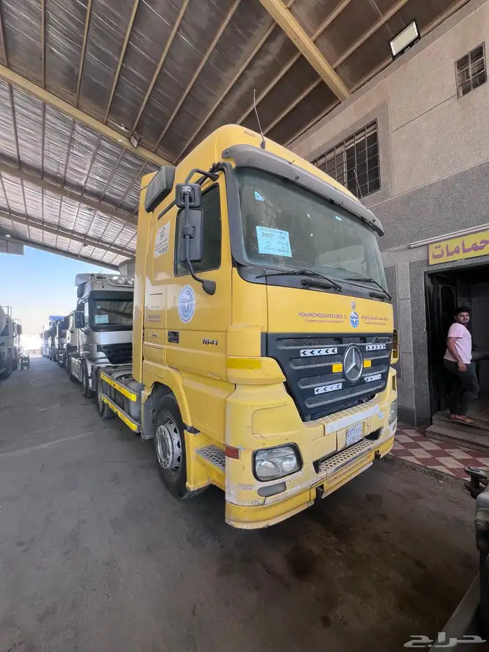 حراج معرض رائد للسيارات والشاحنات كل يوم جمعة 15