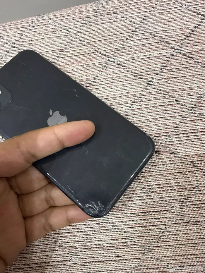 جوال ايفون 11 مساحة 256 5