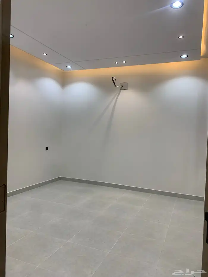 للبيع روف علوي مع ملحق با الخميس موقع مميز جدا من 650 الف 26