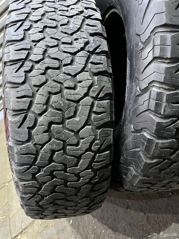 كفرات نص حجري بي اف جودرتش فواصل مقاس 37x12.50 R17 4