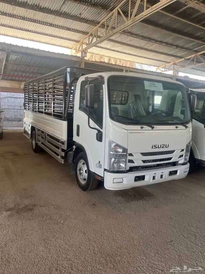 للبيع دينا ايسوزو 2025 اصفار مكينه كبير5200 1