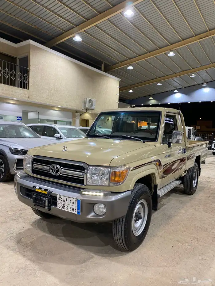 للبيع شاص 2014 سلق فل كامل ونش دفلك بريمي عداد 143 الف 0