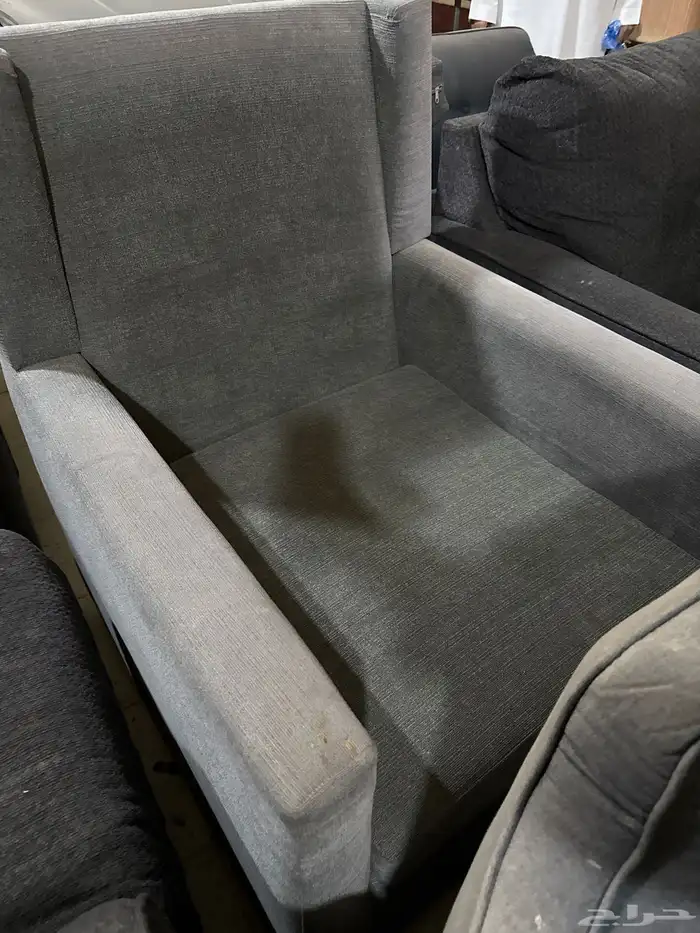 كنب 4 مفرد مع 2 طاولات 5