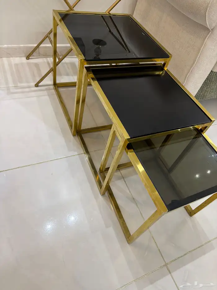 طاولات خدمه ست حبات ثنتين حجم كبير ثنتين وسط ثنتين صغير سع 0