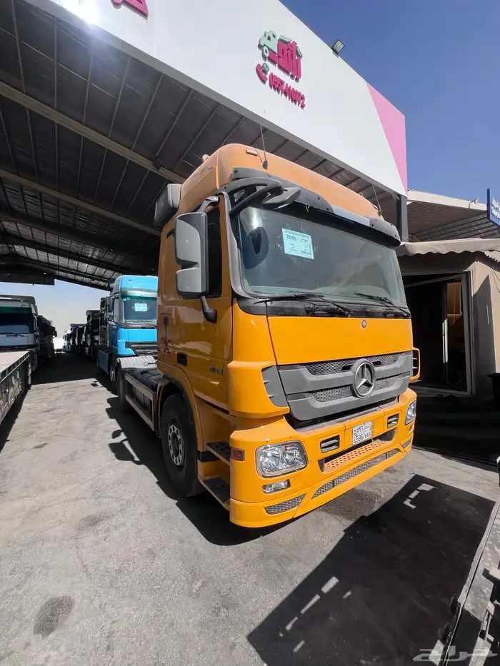 حراج معرض رائد للسيارات والشاحنات كل يوم جمعة 19