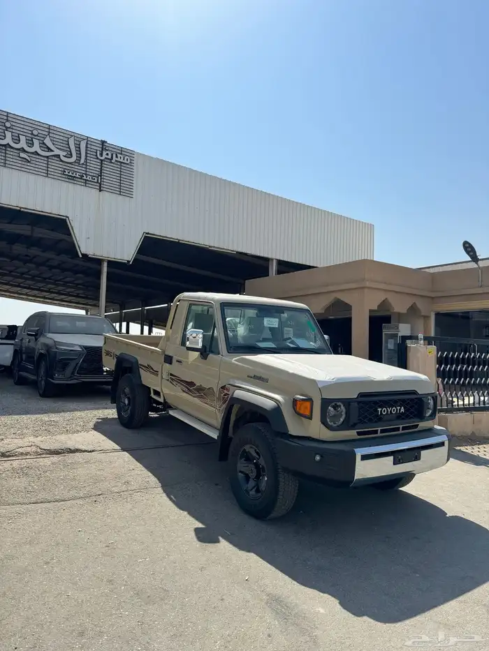 تويوتا شاص 2025 ديزل فل كامل رفرف قير عايدي سعودي جديد 3