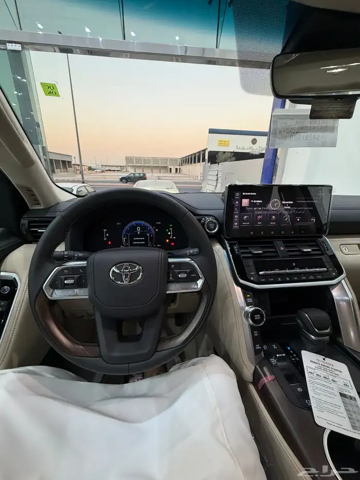 تويوتا لاندكروزر GXR4 2025 سعودي صادر لوحات -17 km 6