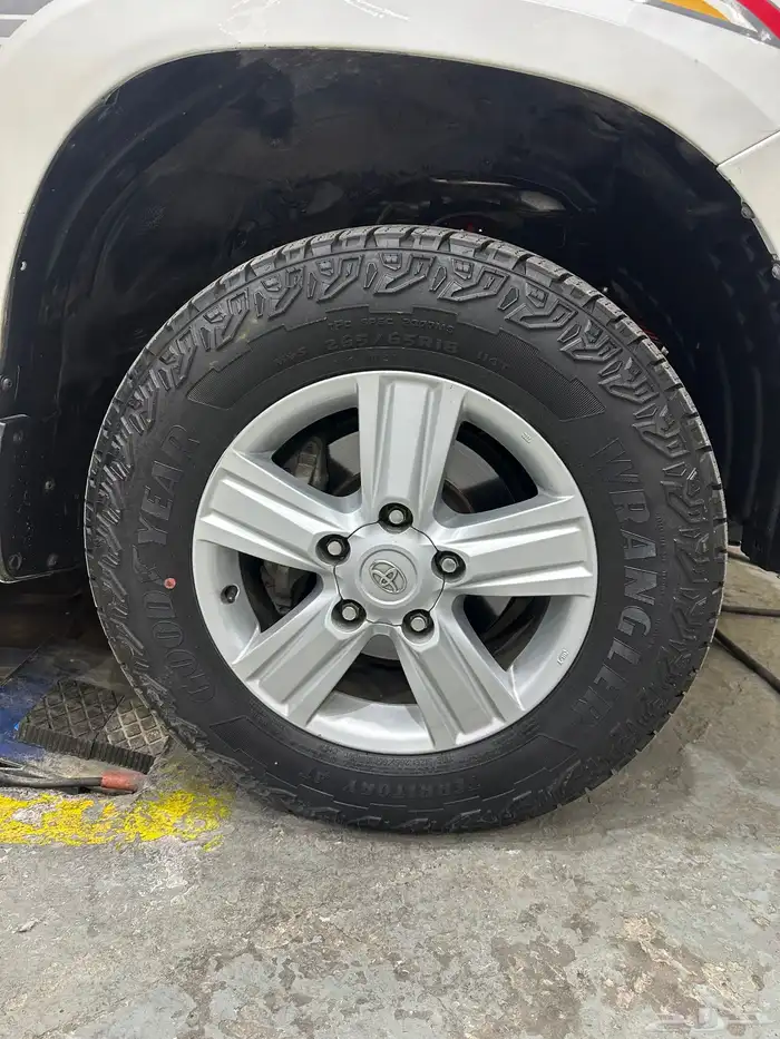 كفرات مستخدم مديل 23 و 22 مقاس 18 ماركة قويدر 3