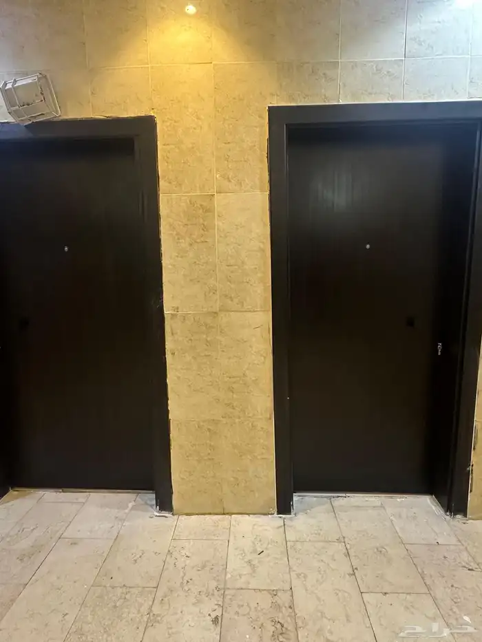 شقة للايجار 6 غرف وصاله و 3 دورات مياه 7