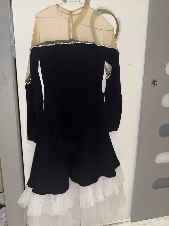 فستان اسود وابيض مقاس S 0