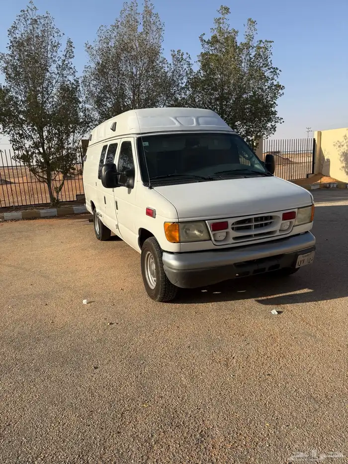 للبيع كرفان فورد ديزل مجهز للبر 11