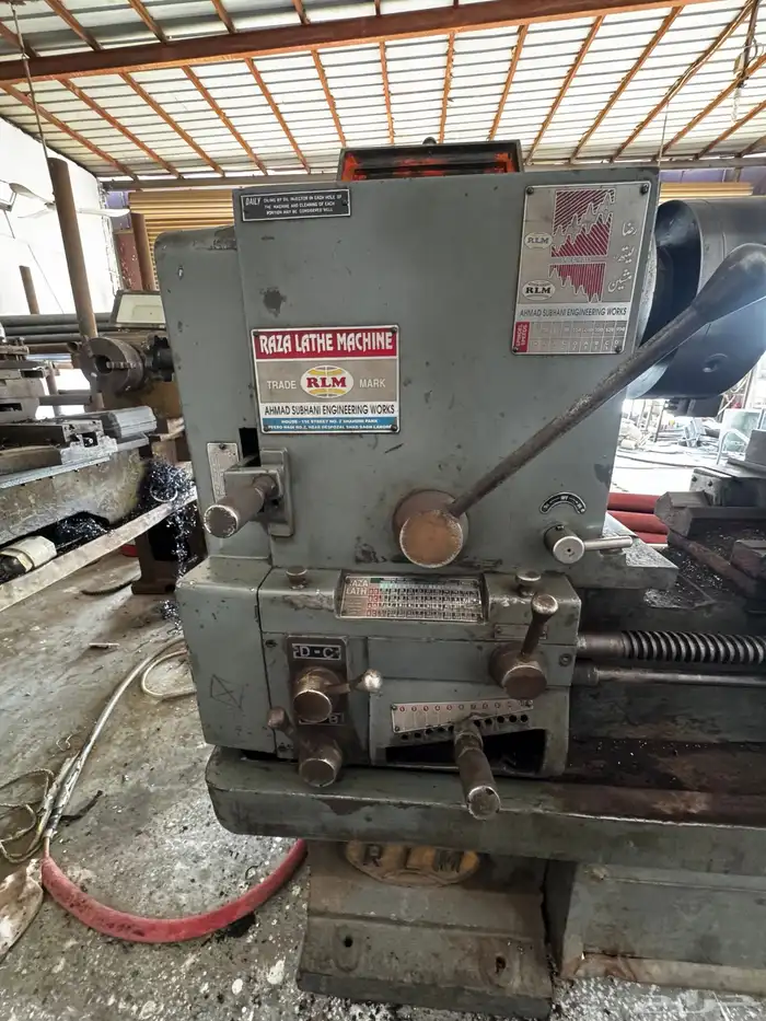 مكينة خراطة 2 متر الباكستانيه مع المعددات و اكسوارات كامله 0