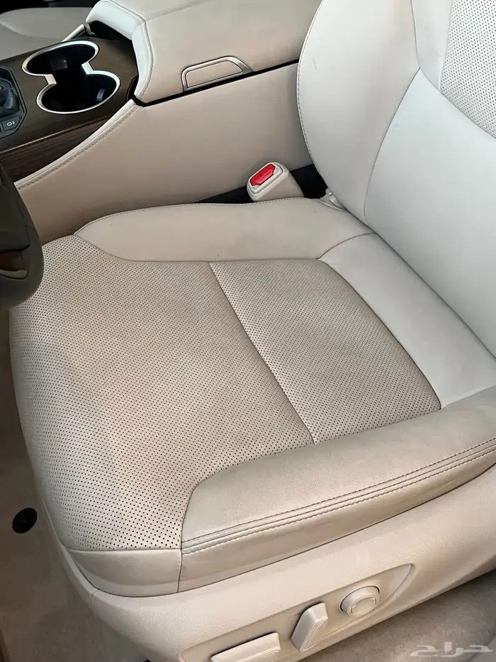 لاندكروزر 2024 رقم L4 33