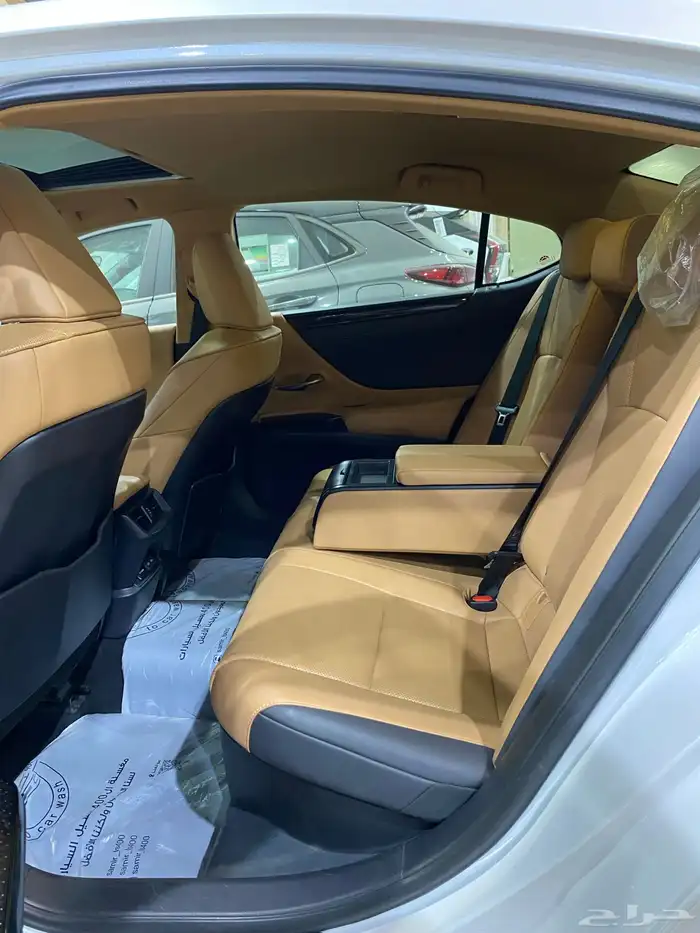 للبيع لكزس ES300 هايبرد 2023 عبداللطيف عداد 133 الف 12