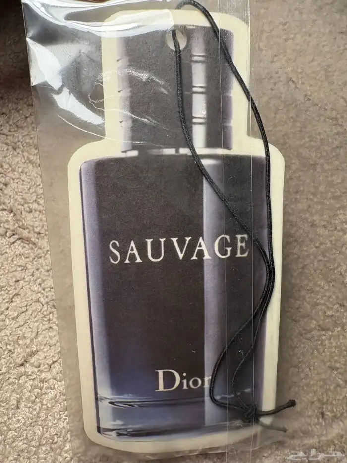 تعليقة سيارة شكل عطر المفضل ( هدية مميزة) 5