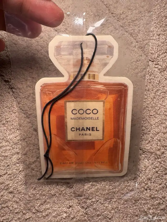 تعليقة سيارة شكل عطر المفضل ( هدية مميزة) 11