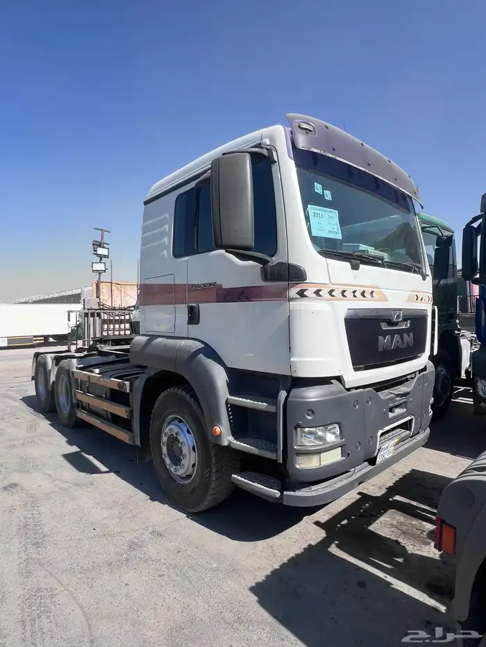 حراج معرض رائد للسيارات والشاحنات كل يوم جمعة 6