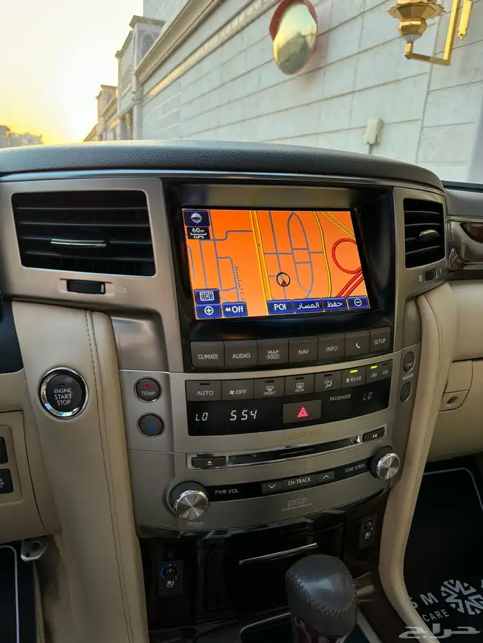 للبيع جيب لكزس LX 570 S 2014 شبه الجديد 44