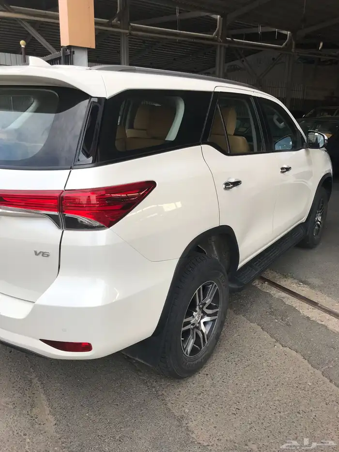 جيب فورتشنر VX1 موديل 2022 6 سلندر 3