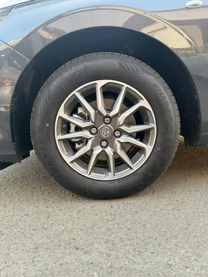 تويوتا يارس استاندر 4 سلندر موديل 2026 لون رمادي 3