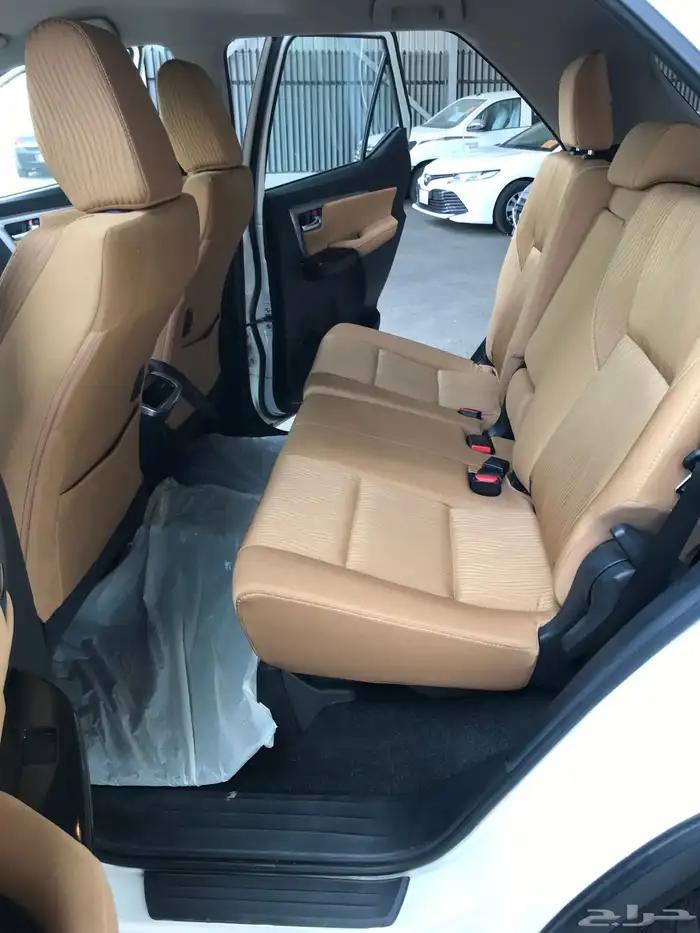 جيب فورتشنر VX1 موديل 2022 6 سلندر 10