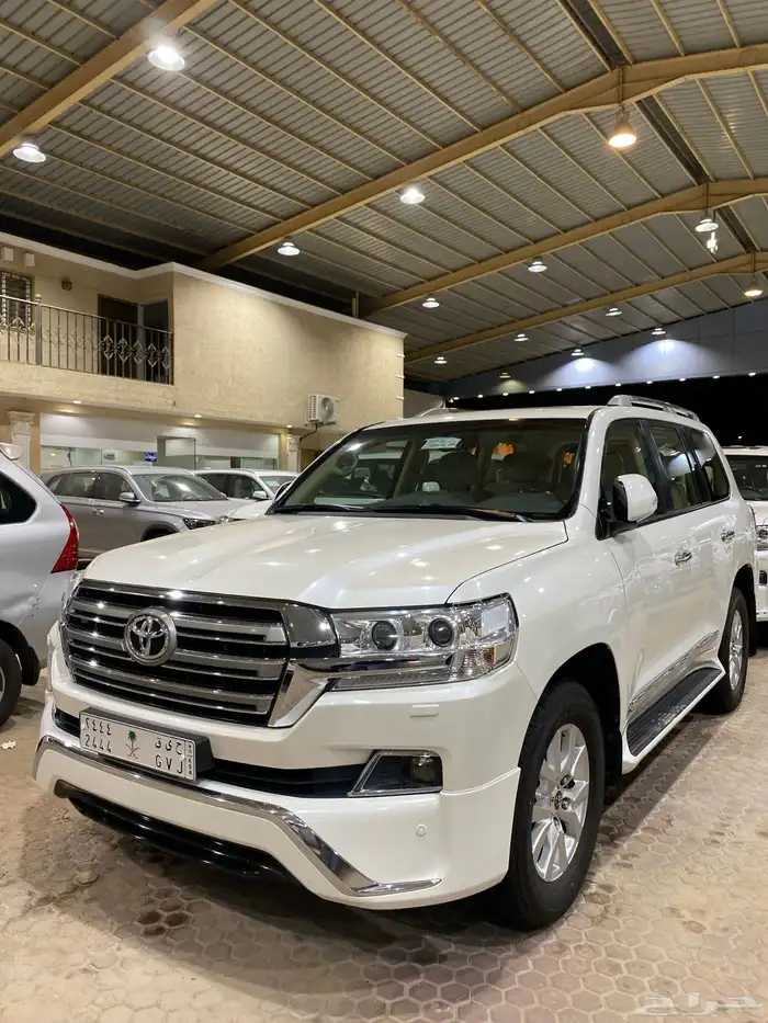 للبيع جيب جي اكس ار 2017 فل كامل عبداللطيف عداد 95 الف 1