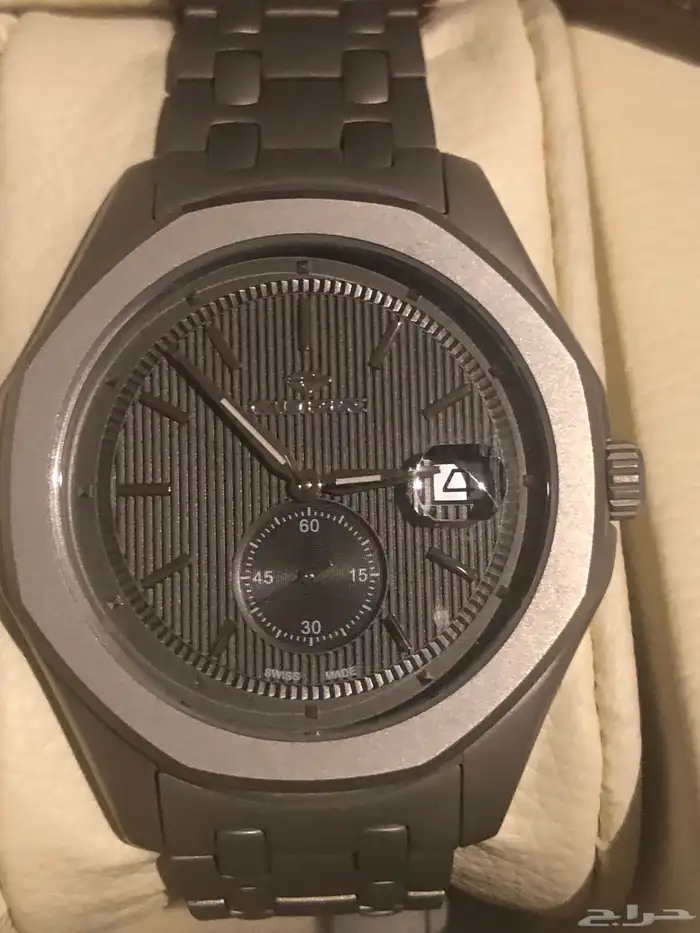 ساعات سويسرية بحاله ممتازه كل ساعه معاها سعرها التفاهم وتس 37