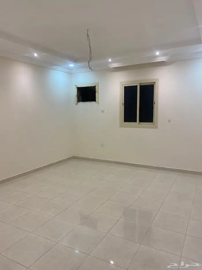 شقه للايجار بحي الصالحيه 3