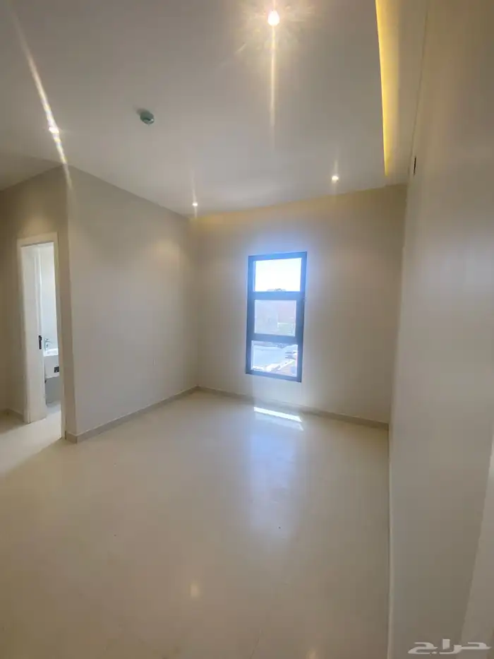 للبيع عماره استثماره بحي الضباط 2