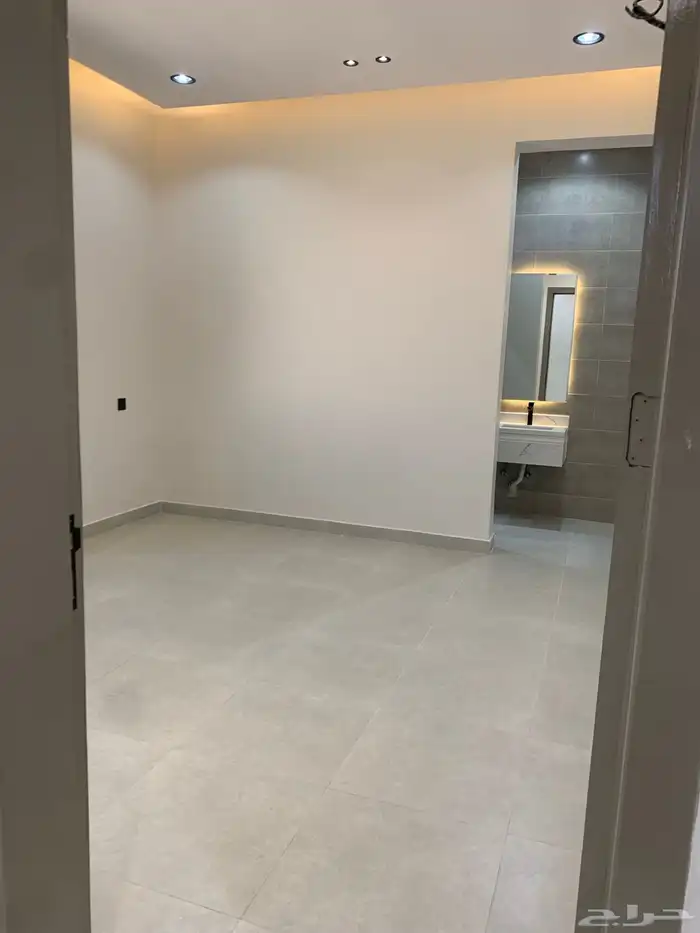 للبيع روف علوي مع ملحق با الخميس موقع مميز جدا من 650 الف 36