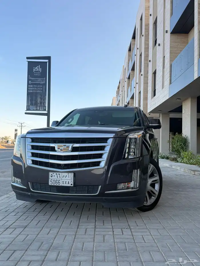 كاديلاك اسكاليد 2018 طويل 4