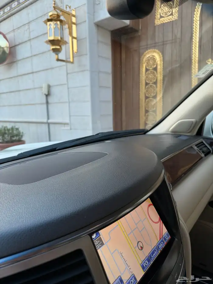 للبيع جيب لكزس LX 570 S 2014 شبه الجديد 52
