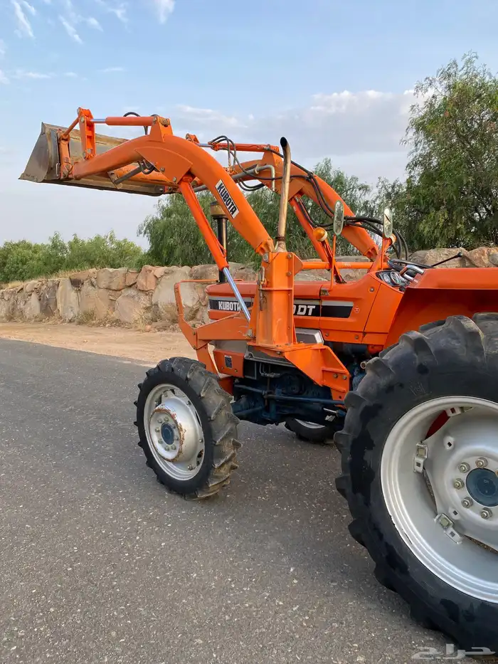 حراثة كابوتا للبيع  مخزنة 24