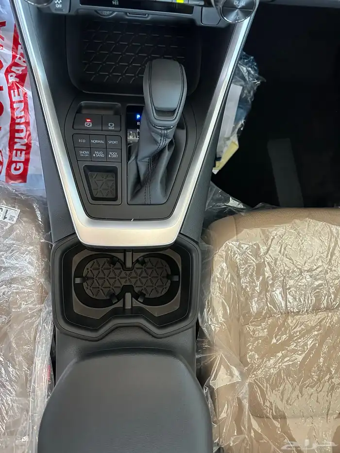 راف فور XLE 2.0 فتحه بصمه دبل موديل 2025 18