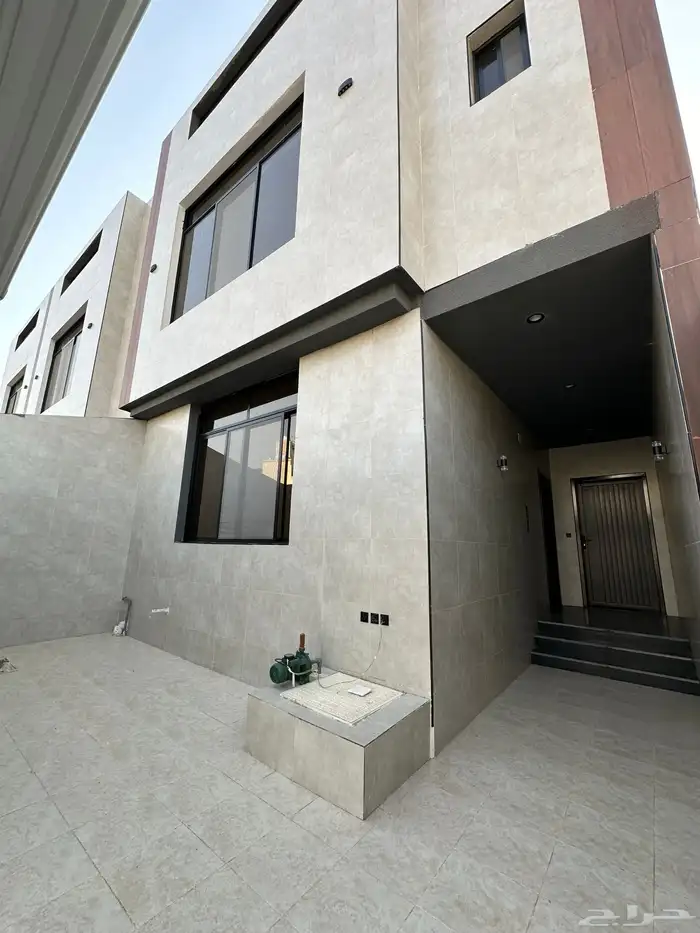 فيلا دورين و ملحق مسطحات بناء 385 بسعر شقة 3