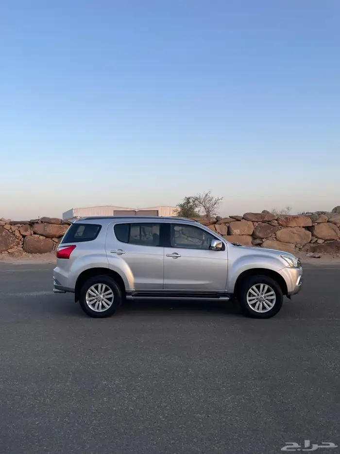 للبيع ايسوزو 2018 MUX اتوماتيك دبل 5