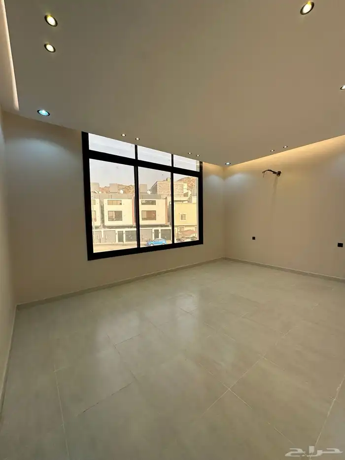 فيلا دورين و ملحق مسطحات بناء 385 بسعر شقة 4