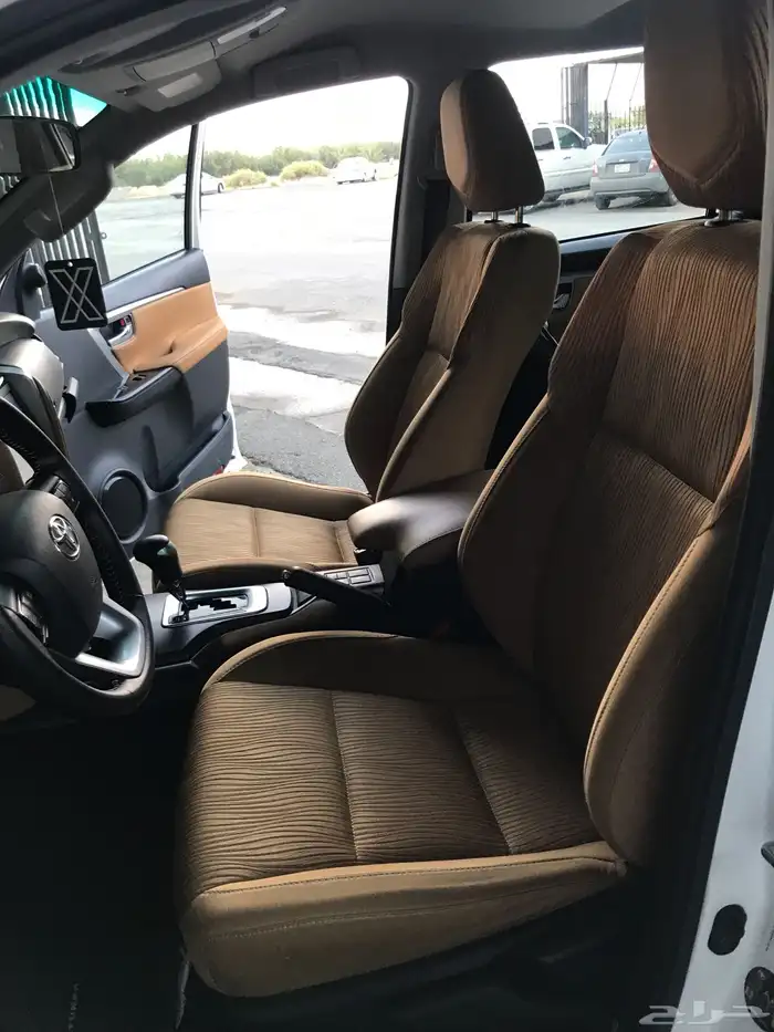 جيب فورتشنر VX1 موديل 2022 6 سلندر 14