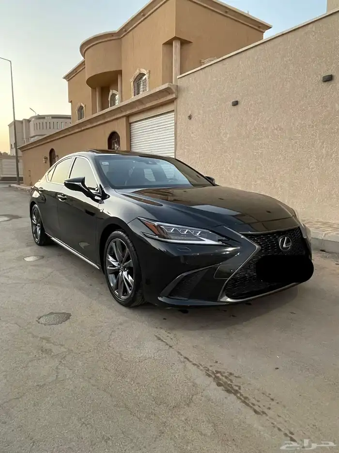 لكزس 350 F SPORT المالك الاول 2020 4