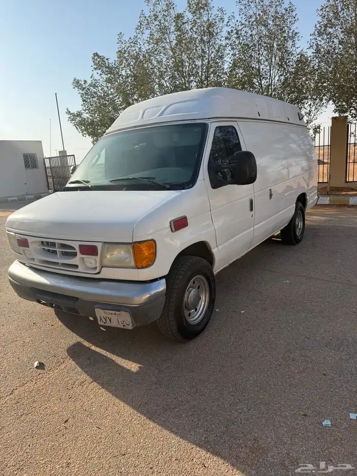 للبيع كرفان فورد ديزل مجهز للبر 10