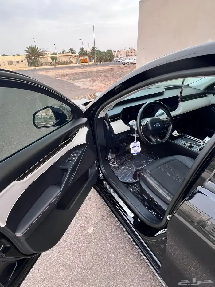 فورد تورس تيتانيوم فل كامل 2023 11