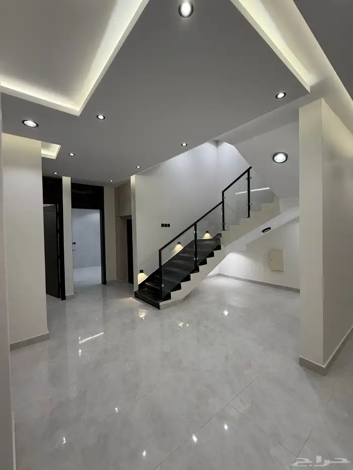 للبيع فلل فاخرة دورين وملحق شمال الخميس طريق الثمانين 15