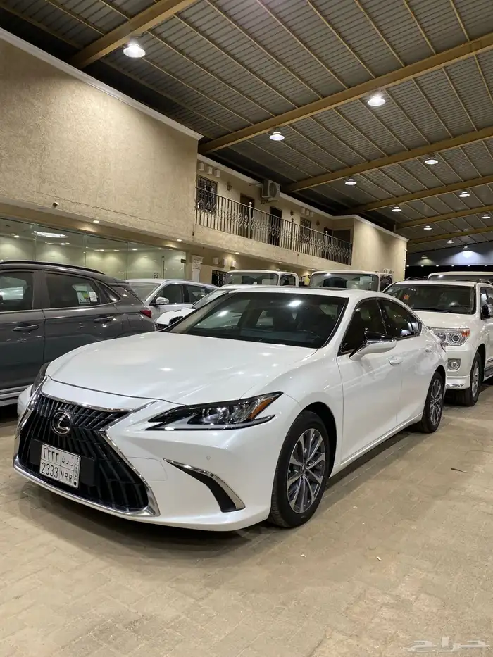 للبيع لكزس ES300 هايبرد 2023 عبداللطيف عداد 133 الف 0