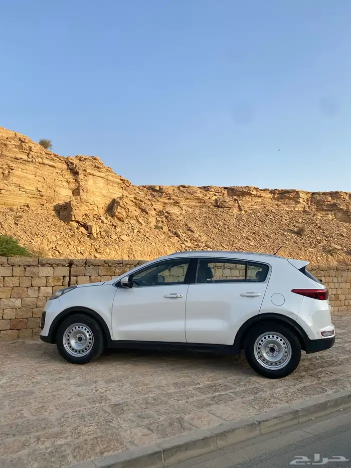 للبيع سبورتاج محرك ديزل 2000 سي سي مديل 2018 2