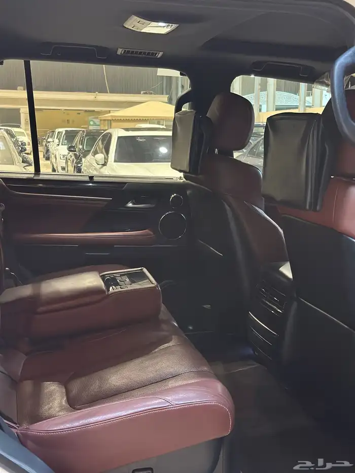 لكزس LX570 موديل 2021 10