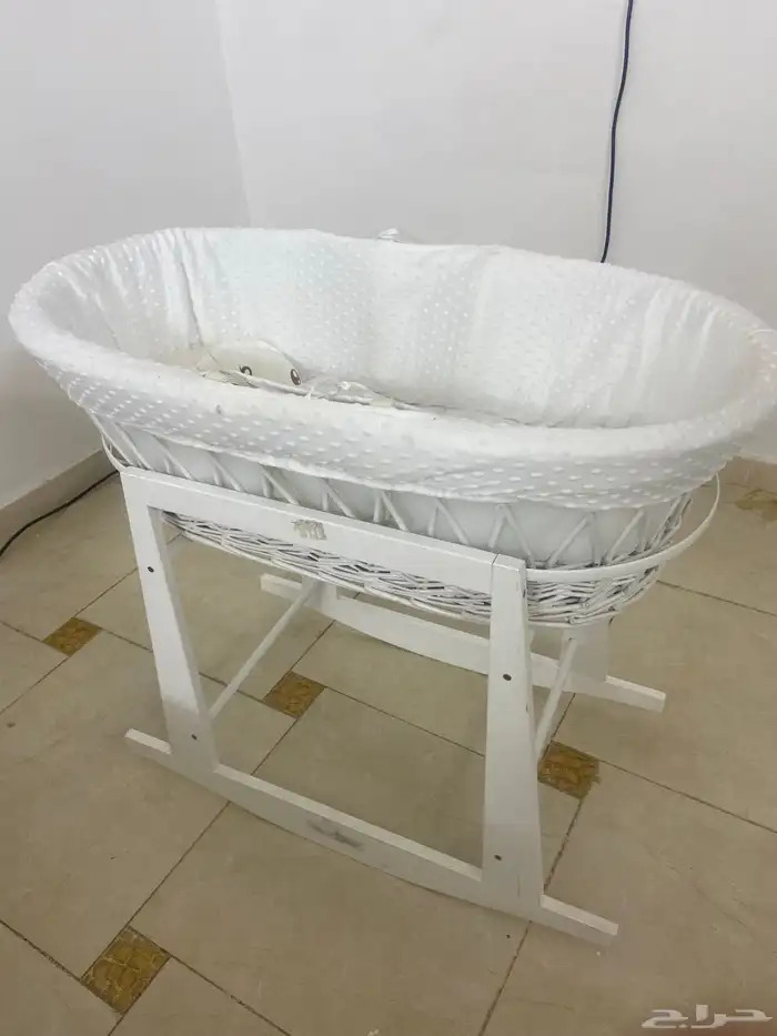 سرير اطفال 1