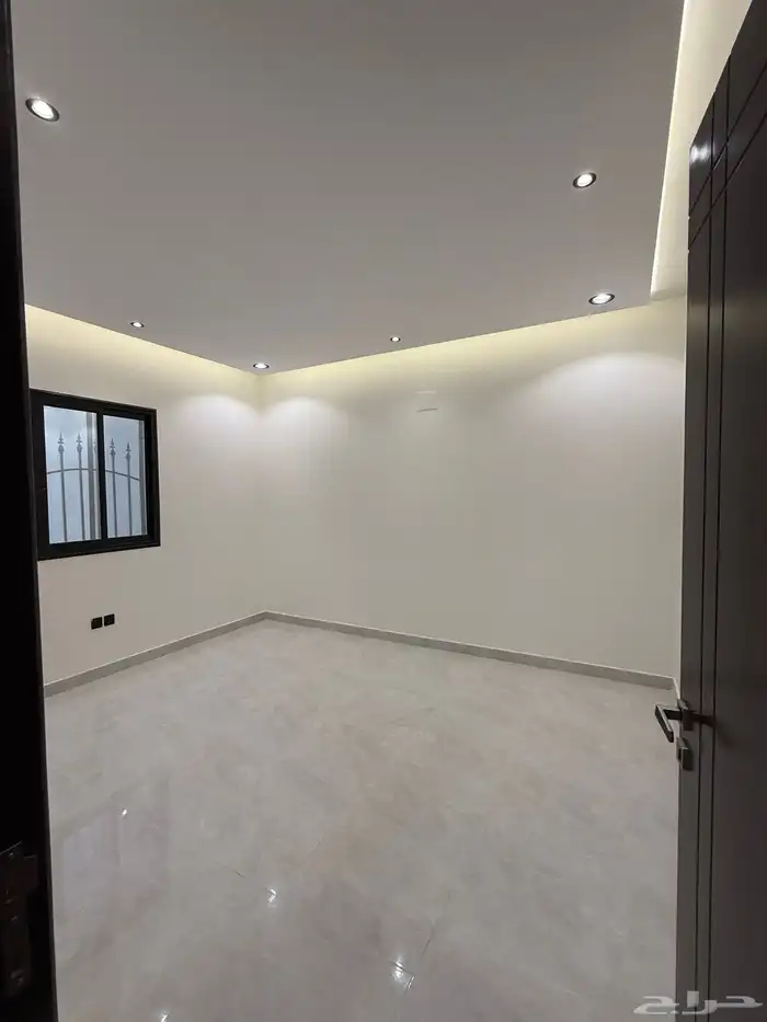 للبيع فلل فاخرة دورين وملحق شمال الخميس طريق الثمانين 17